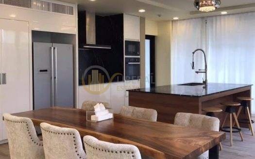 LTH2897 – Penthouse FOR RENT in Ekkamai area 3+1 beds 3 baths size 230 Sq.M. Nearby BTS Ekkamai Station ONLY 115k/Month