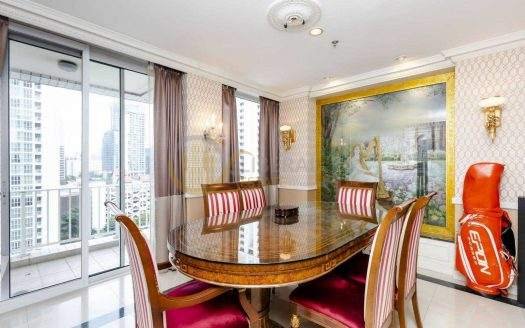 LTH2965 – Langsuan Ville FOR RENT 2 beds 3 baths size 242 Sq.M. Nearby BTS Chit Lom station ONLY 90k / Month