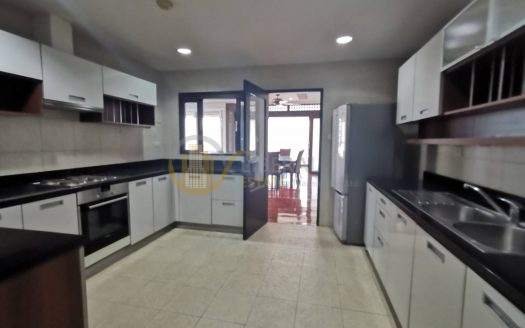 Condo Wilshire FOR SALE 3 beds 3 baths size 210 Sq.M. Nearby BTS Phrom Phong station ONLY 19.4 MB