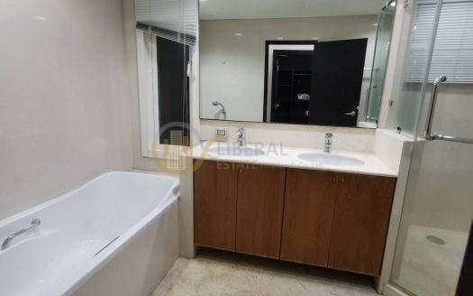 Condo Wilshire FOR SALE 3 beds 3 baths size 210 Sq.M. Nearby BTS Phrom Phong station ONLY 19.4 MB