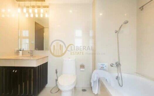 LTH3236 – Pet-Friendly Duplex Penthouse FOR RENT Near NIST International School 5 beds size 223 Sq.M. Near BTS Nana station ONLY 95k/Month