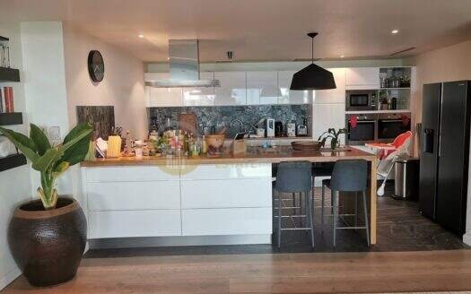 LTH3199 – Penthouse FOR SALE in Phrom Phong area 4 beds 5 baths size 400 Sq.M. Nearby BTS Phrom Phong station ONLY 47 MB