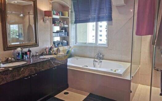 LTH3199 – Penthouse FOR SALE in Phrom Phong area 4 beds 5 baths size 400 Sq.M. Nearby BTS Phrom Phong station ONLY 47 MB
