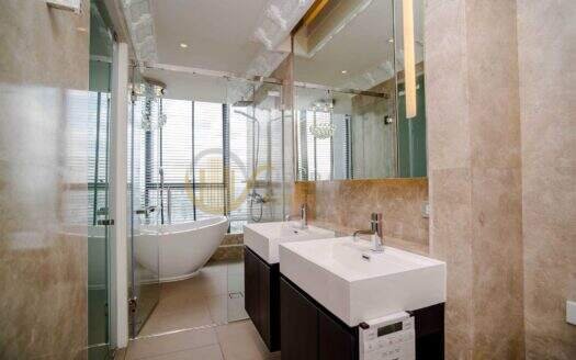 LTH3373 -Mini Luxury Penthouse FOR SALE at Sukhumvit 24 area 3 beds size 110 Sq.M. Nearby BTS Phrom Phong station ONLY 39.9 MB