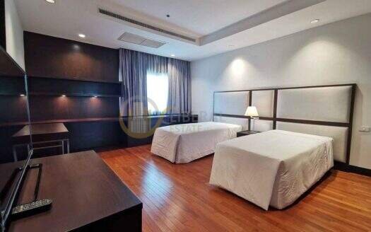 LTH3711 – Royal Residence Park FOR RENT 4 beds 3 baths size 275 Sq.M. nearby MRT Lumphini Station ONLY 150k/Month