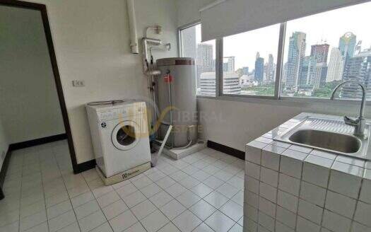 LTH3711 – Royal Residence Park FOR RENT 4 beds 3 baths size 275 Sq.M. nearby MRT Lumphini Station ONLY 150k/Month