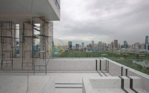 LTH3968 – MUNIQ Langsuan FOR SALE 2+1 beds 3 baths Size 96.5 Sq.M. nearby BTS Phloen chit Station ONLY 28.5 MB