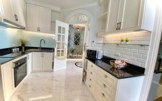 LTH3930 – Ultimate luxury colonial style at Park 24 FOR RENT 2 beds size 96 Sq.M. Nearby BTS Phrom Phong station ONLY 100k/Month