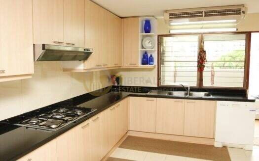 LTH3959 – Penthouse FOR RENT in Phrom Phong 4 beds 5 baths size 450 Sq.M. Nearby BTS Phrom Phong station ONLY 100k/Month