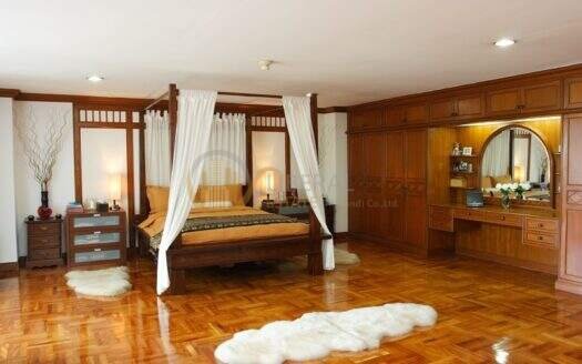 LTH3959 – Penthouse FOR RENT in Phrom Phong 4 beds 5 baths size 450 Sq.M. Nearby BTS Phrom Phong station ONLY 100k/Month