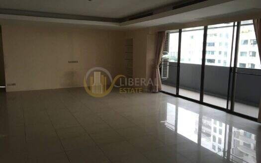 LTH4598 – Empire House FOR SALE 3 beds 4 baths size 227 Sq.M. Nearby BTS Ekkamai station ONLY 14 MB