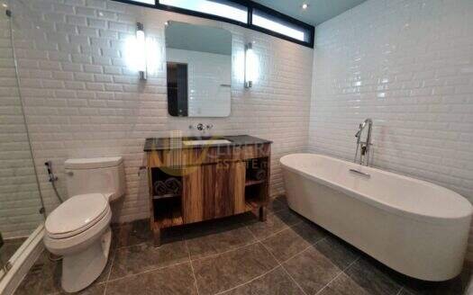 LTH4516 – Best Deal Condo FOR RENT in Ekkamai 2 beds 3 baths size 191.5 Sq.M. Nearby BTS Ekkamai station ONLY 85k/Month