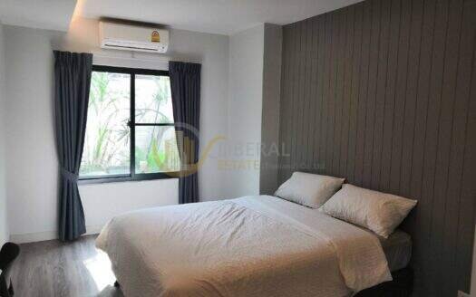 LTH4858 – Pet-Friendly Condo FOR RENT in Asoke 3 beds 4 baths size 290 Sq.M. Nearby BTS Asoke station ONLY 100k/Month