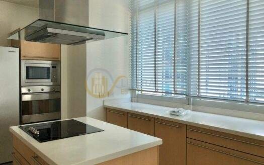 LTH5129 – Athenee Residence FOR RENT 3 beds 3 baths size 189 Sq.M. Nearby BTS Phloen Chit station ONLY 125k/Month