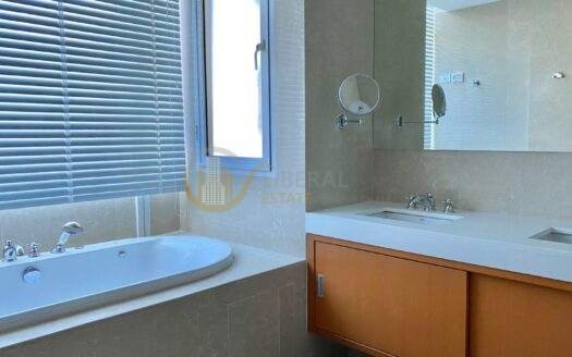 LTH5129 – Athenee Residence FOR RENT 3 beds 3 baths size 189 Sq.M. Nearby BTS Phloen Chit station ONLY 125k/Month