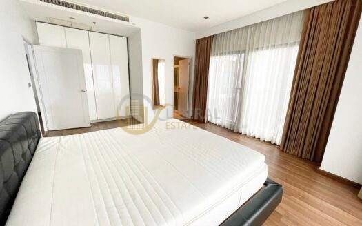 LTH5005 – Noble Reveal FOR SALE 2 beds 2 baths size 82.5 Sq.M. Nearby BTS Ekkamai station ONLY 14 MB