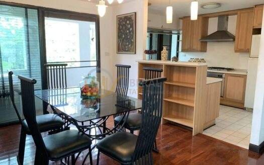 LTH5168 – Townhouse FOR RENT in Phrom Phong 3 beds 3 baths 195 Sq.M. nearby BTS Phrom Phong Station ONLY 60k/Month