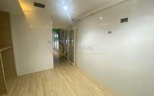 LTHC5347 – Commercial Building FOR RENT size 64.8 Sq.M. Nearby BTS Ari station ONLY 97,200 THB/Month