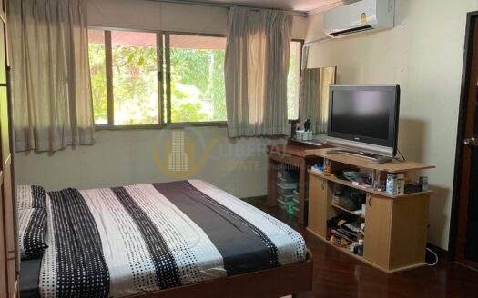 LTH5415 – Townhouse FOR RENT in Thonglor 4 beds 3 baths Size 350 Sq.M. nearby BTS Thonglor Station ONLY 99k/Month