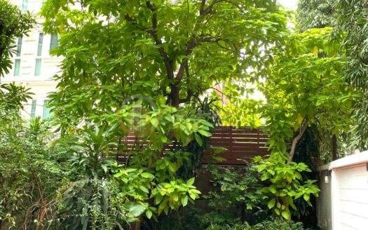 LTH5415 – Townhouse FOR RENT in Thonglor 4 beds 3 baths Size 350 Sq.M. nearby BTS Thonglor Station ONLY 99k/Month