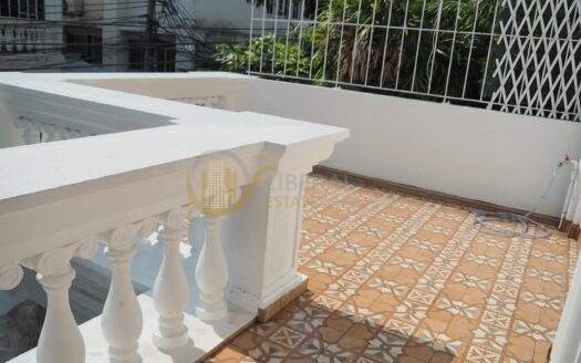 LTH5304 – Townhouse FOR RENT in Ekkamai 3 beds 4 baths size 350 Sq.M. Nearby BTS Ekkamai station ONLY 60k/Month