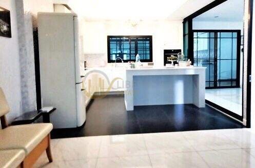 LTH5203 – House FOR SALE in Sathorn 4 beds 4 baths size 300 Sq.M. Nearby BTS Chong Nonsi station ONLY 45 MB