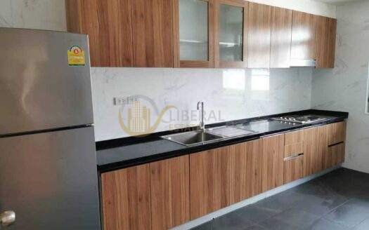 LTH5404 – Royal Castle FOR RENT 3 beds 3 baths size 160 Sq.M. Nearby BTS Phrom Phong station ONLY 50k/Month