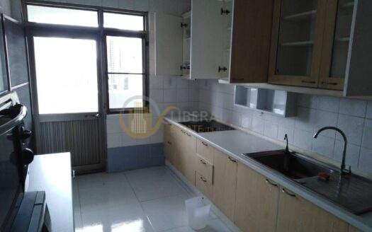 LTH5400 – Royal Castle FOR RENT 3 beds 3 baths size 155 Sq.M. Nearby BTS Phrom Phong station ONLY 54k/Month