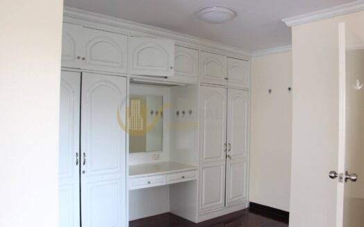 LTH5164 – Regent on the Park 1 FOR RENT 3 beds 3 baths size 249 Sq.M. Nearby BTS Phrom Phong station ONLY 55k/Month