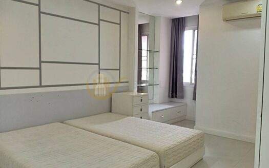 LTH5212 – D.S. Tower 1 Sukhumvit 33 FOR RENT 4 beds 4 baths size 350 Sq.M. Nearby BTS Phrom Phong station ONLY 64k/Month