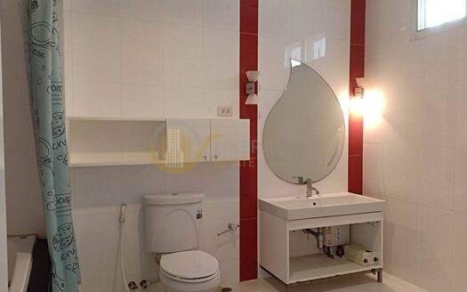 LTH5212 – D.S. Tower 1 Sukhumvit 33 FOR RENT 4 beds 4 baths size 350 Sq.M. Nearby BTS Phrom Phong station ONLY 64k/Month