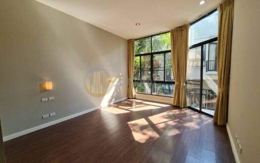 LTH5314 – Townhouse in Compound FOR RENT in Thonglor 4 beds 5 baths size 350 SQ.M. Nearby BTS Thonglor ONLY 110k/Month