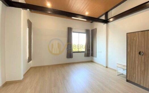 LTHC5335 – Townhome FOR RENT in Ekkamai 3 beds 4 baths size 200 Sq.M. Nearby ฺBTS Ekkamai station ONLY 65k/Month