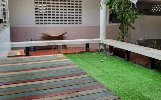 LTH5285 – House FOR RENT in Sathorn 4 beds 3 baths size 500 SQ.M. Nearby BTS Saint Louis Station ONLY 90k/Month