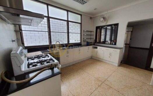 LTH5285 – House FOR RENT in Sathorn 4 beds 3 baths size 500 SQ.M. Nearby BTS Saint Louis Station ONLY 90k/Month