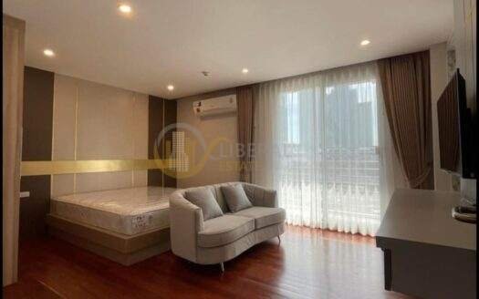 LTH5281 – Service Apartment FOR RENT in Thonglor 3 beds 3 bath size 215 Sq.M. Nearby BTS Thonglor station ONLY 100k/Month