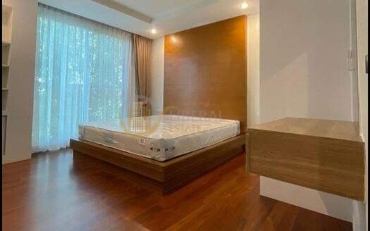 LTH5281 – Service Apartment FOR RENT in Thonglor 3 beds 3 bath size 215 Sq.M. Nearby BTS Thonglor station ONLY 100k/Month