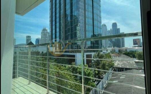 LTH5281 – Service Apartment FOR RENT in Thonglor 3 beds 3 bath size 215 Sq.M. Nearby BTS Thonglor station ONLY 100k/Month