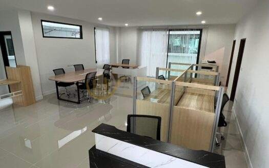 LTH5333 – Home Office FOR RENT in Samut Prakarn 6 beds 7 baths size 440 Sq.M. Nearby ARL Suvarnabhumi station ONLY 70k/Month