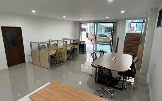 LTH5333 – Home Office FOR RENT in Samut Prakarn 6 beds 7 baths size 440 Sq.M. Nearby ARL Suvarnabhumi station ONLY 70k/Month