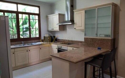 LTHC5354 – House FOR RENT in Pattanakarn 4 beds 5 baths size 400 Sq.M. Nearby ARL Huamak station ONLY 150k/Month