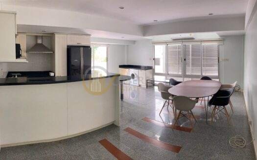 LTH5397 – House in Compound FOR RENT in Phrom Phong 3 beds 4 baths size 300 Sq.M. Nearby BTS Phrom Phong station ONLY 80k/Month