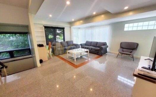 LTH5397 – House in Compound FOR RENT in Phrom Phong 3 beds 4 baths size 300 Sq.M. Nearby BTS Phrom Phong station ONLY 80k/Month