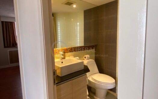 LTH5419 – Service Apartment FOR RENT in Silom 2 beds 2 baths size 130 Sq.M. Nearby MRT Silom station ONLY 70k/Month