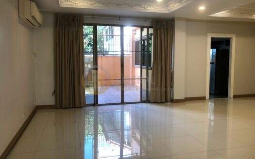 LTH5486 – Townhouse FOR RENT in Sathorn 3 beds 4 baths size 34 Sq.W. Nearby BTS Saint Louis station ONLY 65k/Month