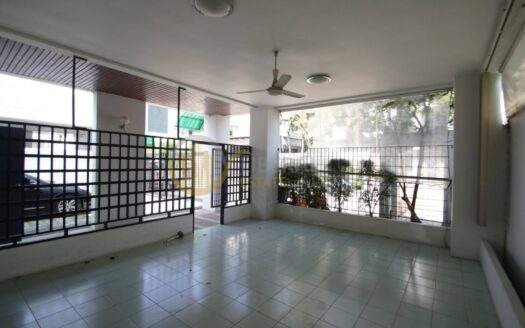 LTH5510 – House FOR RENT in Ekkamai 4 beds 5 baths size 450 Sq.M. Nearby BTS Ekkamai station ONLY 100k/Month