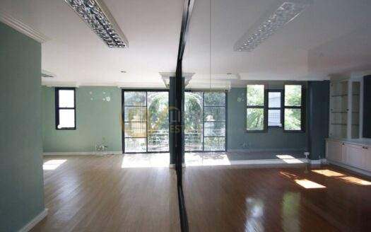 LTH5510 – House FOR RENT in Ekkamai 4 beds 5 baths size 450 Sq.M. Nearby BTS Ekkamai station ONLY 100k/Month