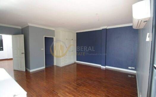 LTH5510 – House FOR RENT in Ekkamai 4 beds 5 baths size 450 Sq.M. Nearby BTS Ekkamai station ONLY 100k/Month