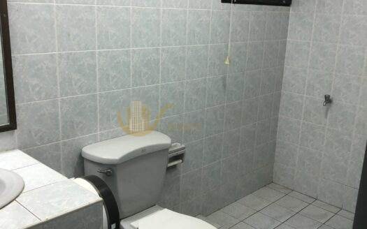 LTH5487 – Townhouse FOR RENT in Sathorn 6 beds 6 baths size 64 Sq.W. Nearby BTS Saint Louis station ONLY 65k/Month