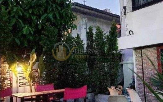 LTHC5602 – Pet-Friendly House with Garden FOR RENT in Chidlom 2 beds 2 baths size 346 Sq.M. Nearby BTS Chidlom station ONLY 50k/Month